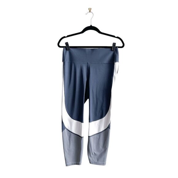 GapFit Women's Colorblock Sculpt Compression Capri Leggings Gray White Large - Picture 1 of 8